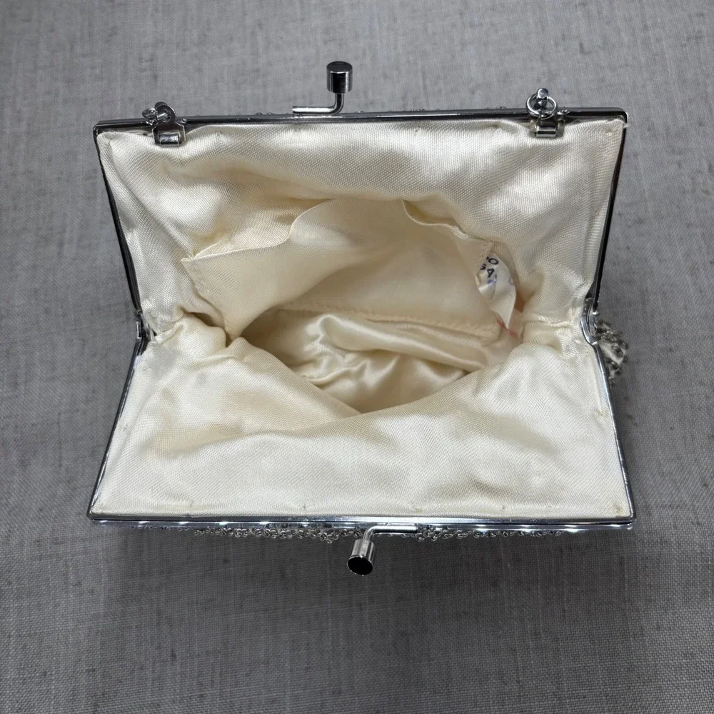 Vintage Beaded Evening Bag Cream Silver Kiss Lock Clutch Hand Made in Hong Kong